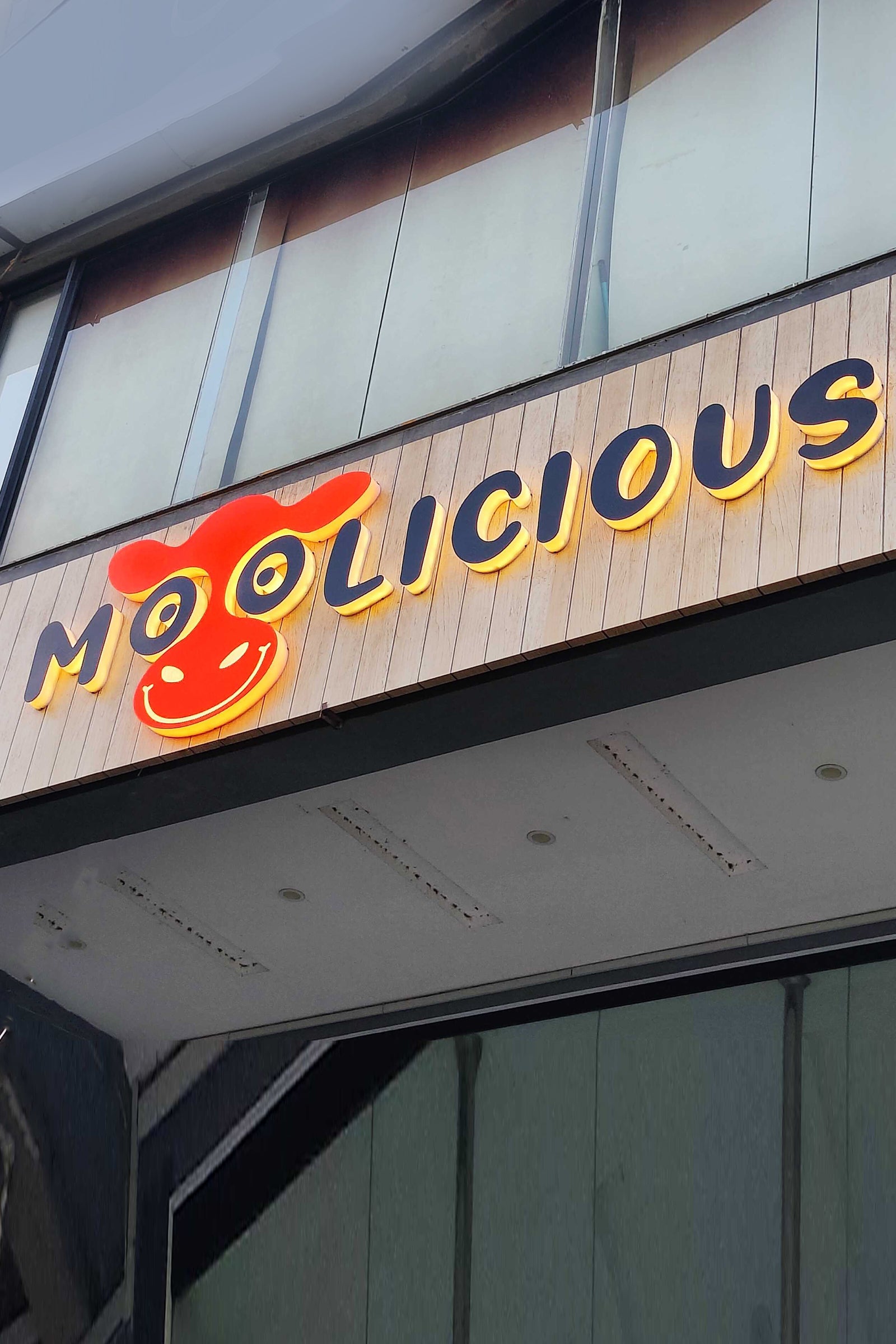FRONTLIT 3D SIGNBOARD